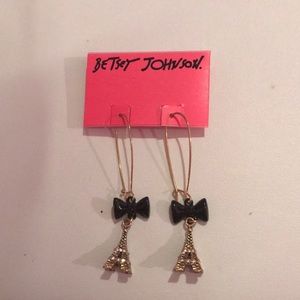 🛍ONE DAY SALE🛍Betsy Johnson Paris earrings